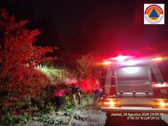 Evakuasi korban bencana pada malam hari